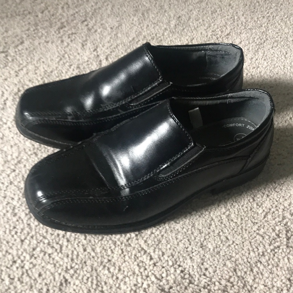 Boys slip on dress shoes sz 2